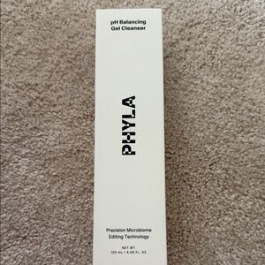 Phyla pH balancing gel cleanser